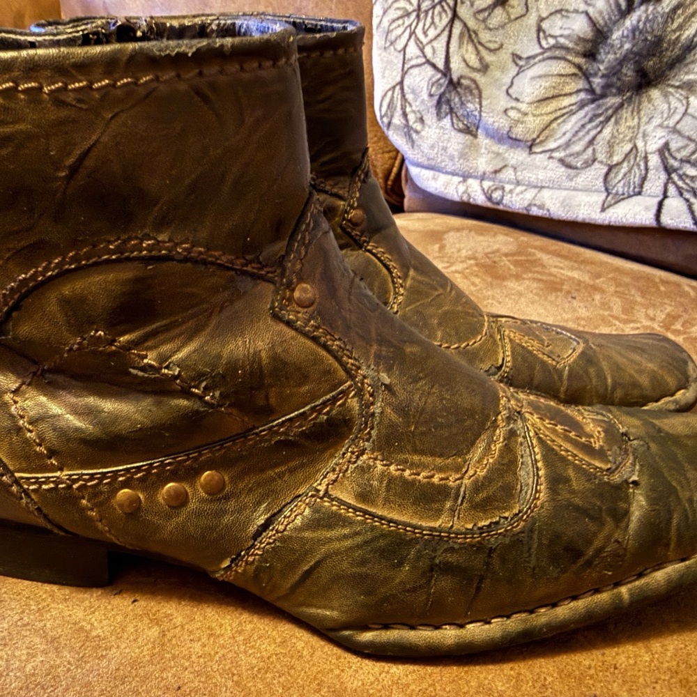 District Distressed Brown Leather Boots